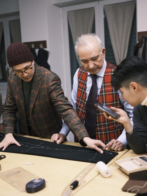 義大利金剪刀師傅示範教學